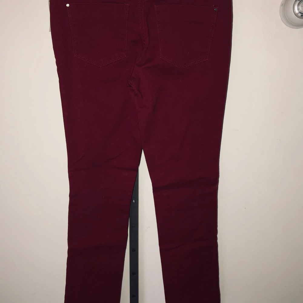 🔴SOLD🔴 DKNY SOHO Dark Red Skinny Jeans,  NWT! - Picture 3 of 3